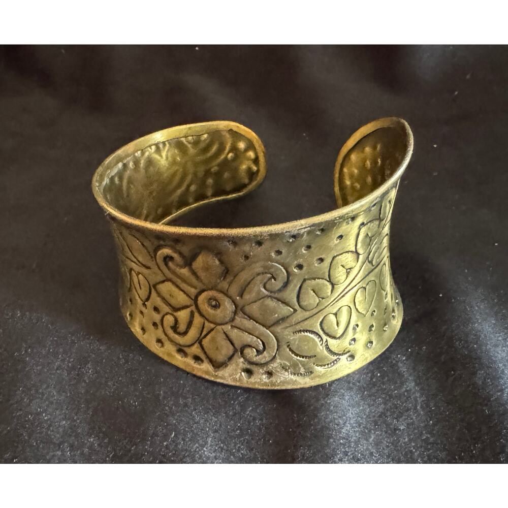 Vintage Hammered Brass Cuff Bracelet Asymmetrical 2.5” Wide Boho Statement B025